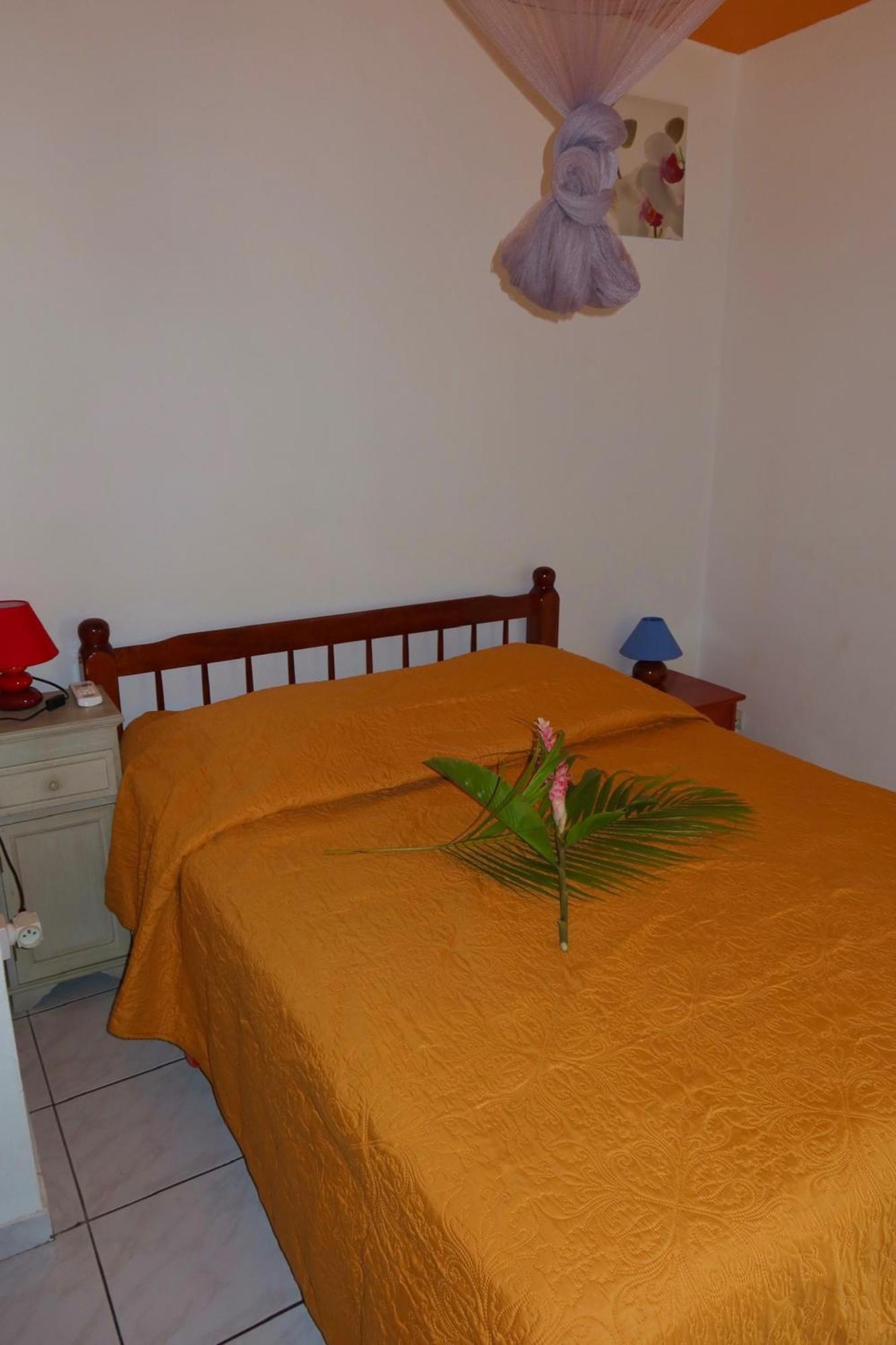 Logement Entier Au Soleil Couchant Deshaies Exterior photo